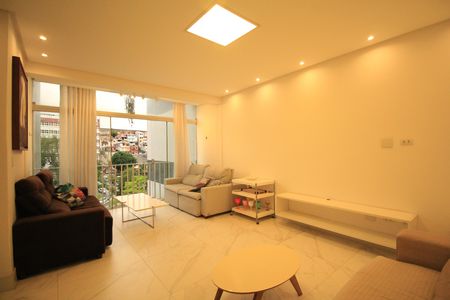 Apartamento para alugar com 140m², 3 quartos e 1 vaga Apartamento para alugar com 140m², 3 quartos e 1 vagaSala