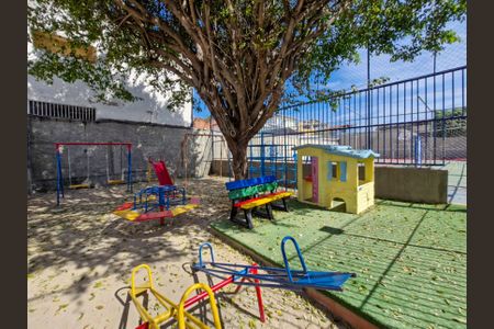 Casa de condomínio para alugar com 85m², 2 quartos e 1 vagaÁrea comum - Playground