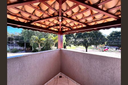 Casa à venda com 217m², 4 quartos e 4 vagas Casa à venda com 217m², 4 quartos e 4 vagasVaranda da Sala