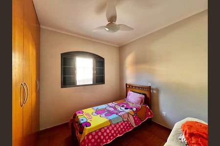 Casa à venda com 217m², 4 quartos e 4 vagas Casa à venda com 217m², 4 quartos e 4 vagasQuarto 2