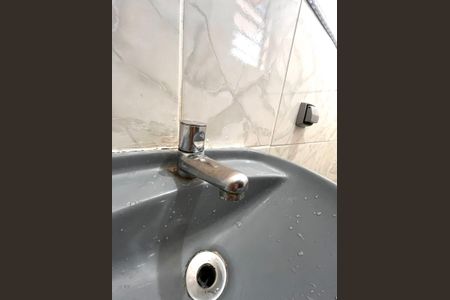 Casa à venda com 217m², 4 quartos e 4 vagas Casa à venda com 217m², 4 quartos e 4 vagasBanheiro de serviço