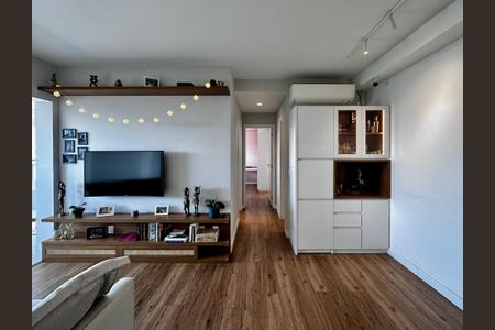 Apartamento à venda com 75m², 2 quartos e 1 vaga Apartamento à venda com 75m², 2 quartos e 1 vagaSala