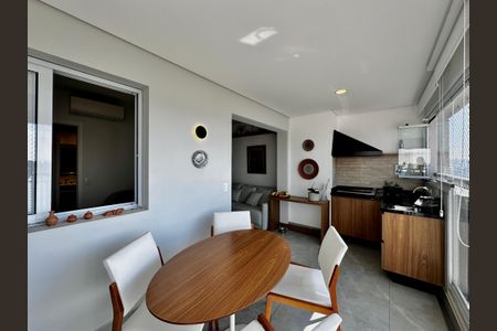 Apartamento à venda com 75m², 2 quartos e 1 vaga Apartamento à venda com 75m², 2 quartos e 1 vagaVaranda