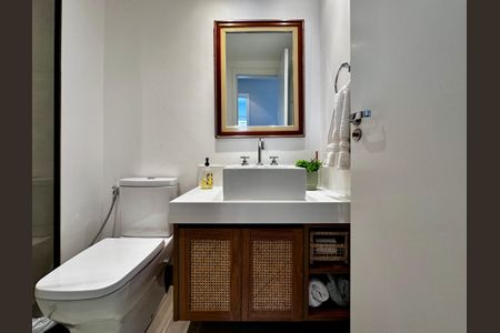 Apartamento à venda com 75m², 2 quartos e 1 vaga Apartamento à venda com 75m², 2 quartos e 1 vagaBanheiro Social