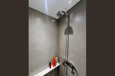 Apartamento à venda com 75m², 2 quartos e 1 vaga Apartamento à venda com 75m², 2 quartos e 1 vagaBanheiro Social