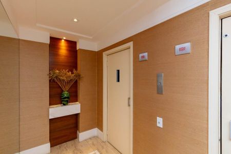 Apartamento à venda com 400m², 4 quartos e 4 vagasÁrea comum - Hall de Elevador Privativo