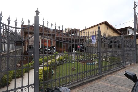 Casa à venda com 320m², 4 quartos e 7 vagasFachada