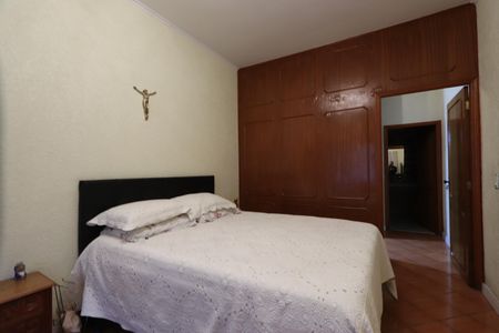 Casa à venda com 320m², 4 quartos e 7 vagasSuíte