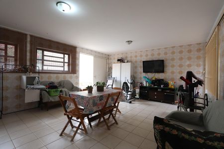 Casa à venda com 320m², 4 quartos e 7 vagasÁrea de Serviço