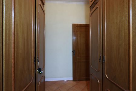 Casa à venda com 320m², 4 quartos e 7 vagasCloset da Suíte