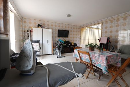 Casa à venda com 320m², 4 quartos e 7 vagasÁrea de Serviço