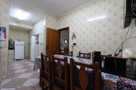 Casa à venda com 320m², 4 quartos e 7 vagasCopa