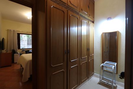 Casa à venda com 320m², 4 quartos e 7 vagasCloset da Suíte