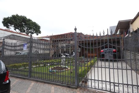 Casa à venda com 320m², 4 quartos e 7 vagasFachada