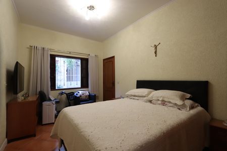 Casa à venda com 320m², 4 quartos e 7 vagasSuíte