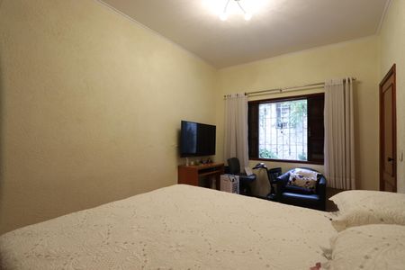 Casa à venda com 320m², 4 quartos e 7 vagasSuíte