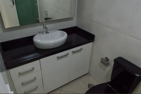Casa de condomínio à venda com 200m², 3 quartos e 1 vagaBanheiro Social