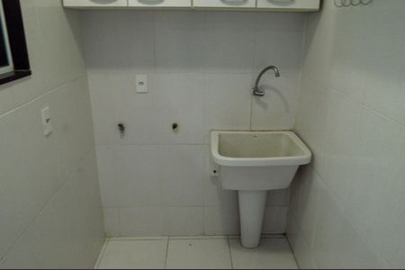 Casa de condomínio à venda com 200m², 3 quartos e 1 vagaÁrea de Serviço