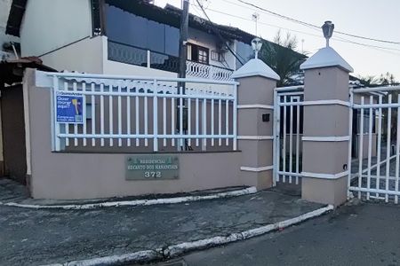 Casa de condomínio à venda com 200m², 3 quartos e 1 vagaFachada