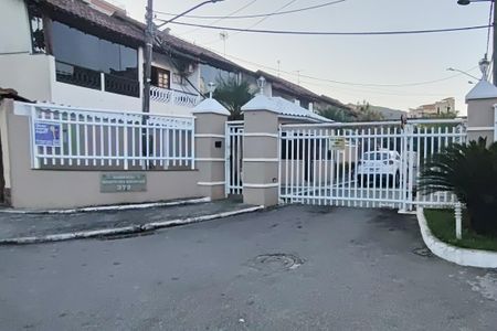 Casa de condomínio à venda com 200m², 3 quartos e 1 vagaFachada
