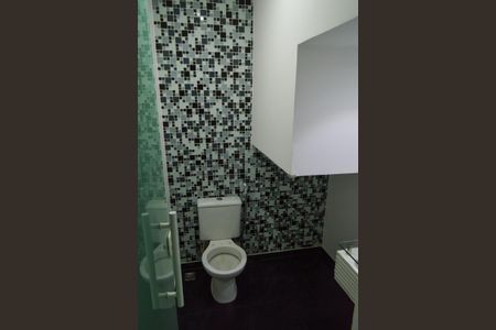 Casa de condomínio à venda com 200m², 3 quartos e 1 vagaLavabo