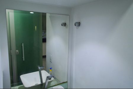 Casa de condomínio à venda com 200m², 3 quartos e 1 vagaLavabo