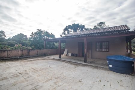 Casa à venda com 500m², 3 quartos e 3 vagas Casa à venda com 500m², 3 quartos e 3 vagasTerraço
