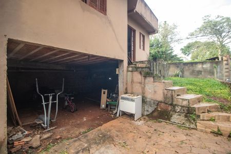 Casa à venda com 500m², 3 quartos e 3 vagas Casa à venda com 500m², 3 quartos e 3 vagasFachada