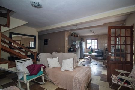 Casa à venda com 500m², 3 quartos e 3 vagas Casa à venda com 500m², 3 quartos e 3 vagasSala