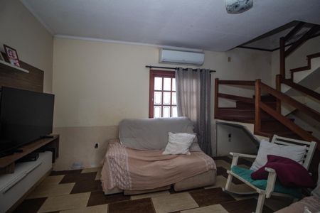 Casa à venda com 500m², 3 quartos e 3 vagas Casa à venda com 500m², 3 quartos e 3 vagasSala