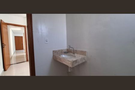 Apartamento à venda com 72m², 2 quartos e 1 vaga Apartamento à venda com 72m², 2 quartos e 1 vagaBanheiro da suíte