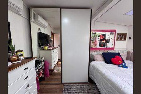 Casa à venda com 80m², 2 quartos e 2 vagasQuarto