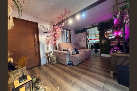 Casa à venda com 80m², 2 quartos e 2 vagasSala