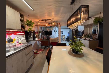 Casa à venda com 80m², 2 quartos e 2 vagasCozinha