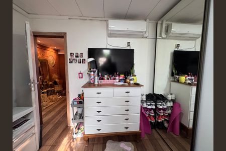 Casa à venda com 80m², 2 quartos e 2 vagasQuarto