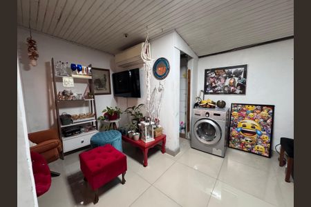 Casa à venda com 80m², 2 quartos e 2 vagasCozinha