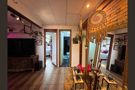 Casa à venda com 80m², 2 quartos e 2 vagasSala