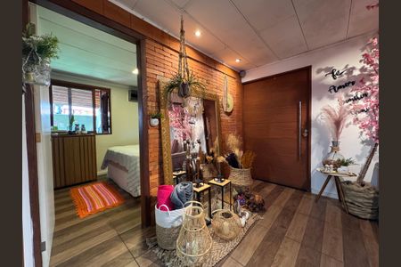 Casa à venda com 80m², 2 quartos e 2 vagasSala