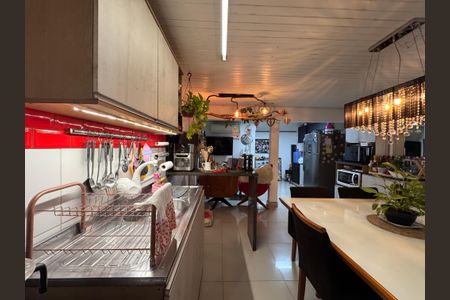 Casa à venda com 80m², 2 quartos e 2 vagasCozinha