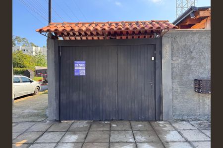 Casa à venda com 80m², 2 quartos e 2 vagasFachada