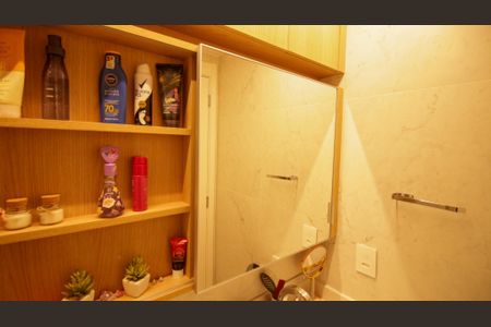 Apartamento à venda com 63m², 2 quartos e 1 vaga Apartamento à venda com 63m², 2 quartos e 1 vagaBanheiro Social