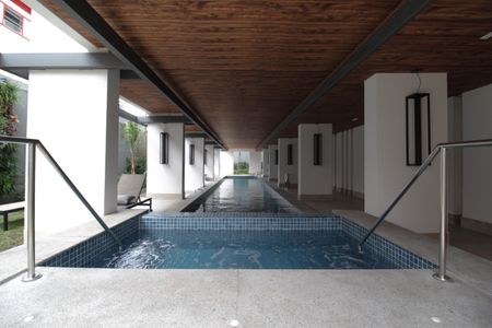 Studio para alugar com 25m², 1 quarto e sem vaga Studio para alugar com 25m², 1 quarto e sem vagaÁrea comum - Piscina