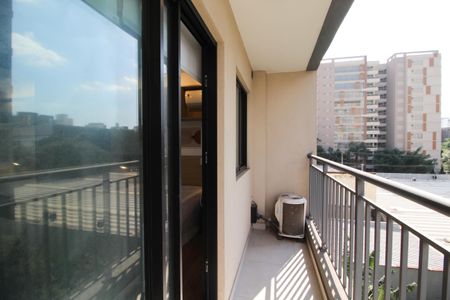 Studio para alugar com 25m², 1 quarto e sem vaga Studio para alugar com 25m², 1 quarto e sem vagaVaranda
