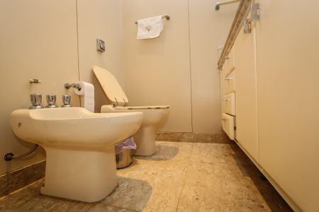 Apartamento à venda com 400m², 4 quartos e 4 vagasBanheiro da Suite 3