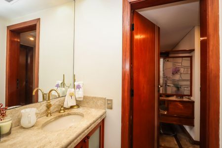 Apartamento à venda com 400m², 4 quartos e 4 vagasLavabo