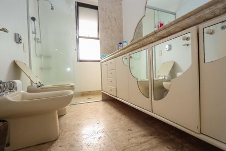 Apartamento à venda com 400m², 4 quartos e 4 vagasBanheiro da Suite 2