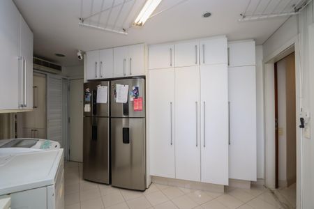 Apartamento à venda com 400m², 4 quartos e 4 vagasLavanderia