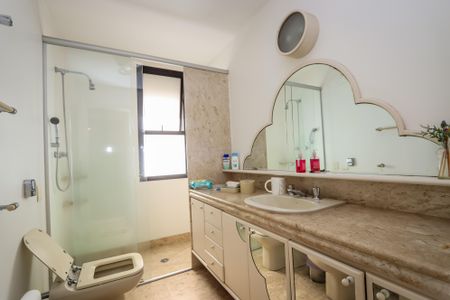 Apartamento à venda com 400m², 4 quartos e 4 vagasBanheiro da Suite 2