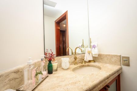 Apartamento à venda com 400m², 4 quartos e 4 vagasLavabo