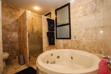 Apartamento à venda com 400m², 4 quartos e 4 vagasBanheiro da Suite Master